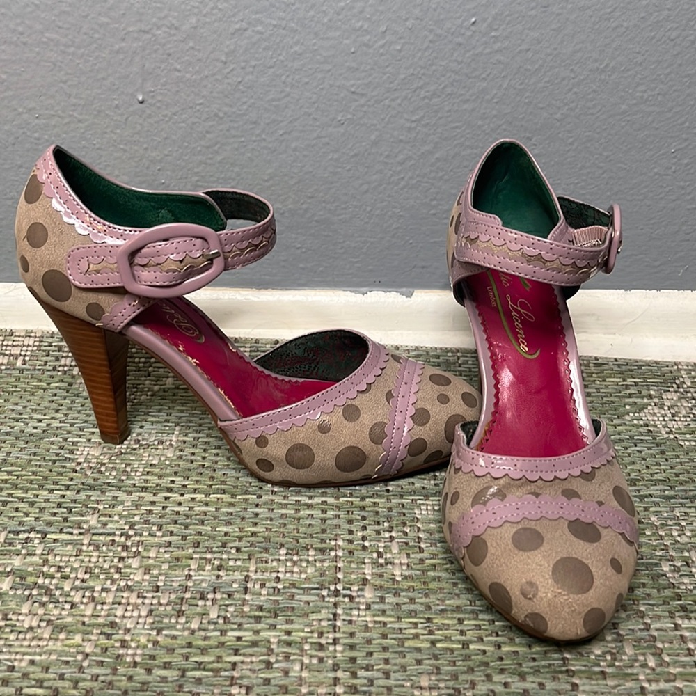 Unique Vintage polka dot purple and grey heels